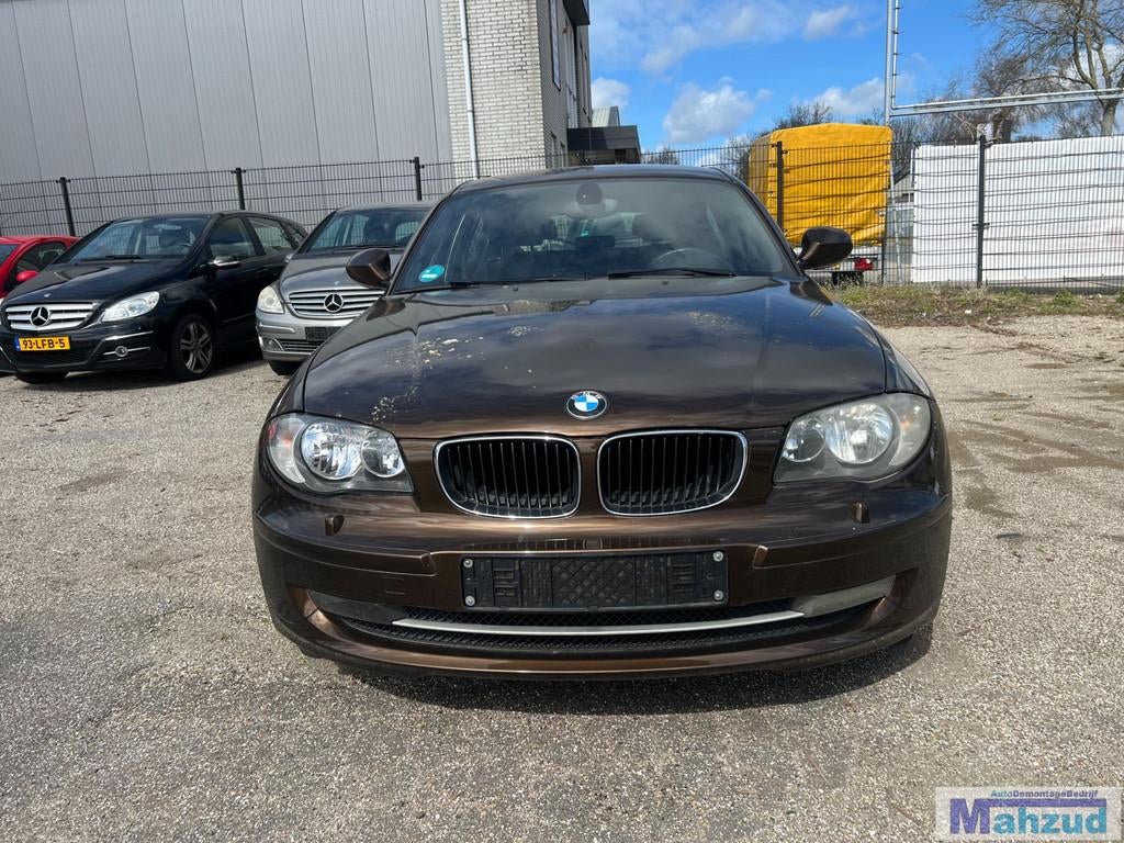 BMW S rie 1 E87 118i 2.0 n43b20a b09/0 marron accident e (20, Petuelring 130
80788  Munich, DE, Info@bmw.de, Utilisé, BMW