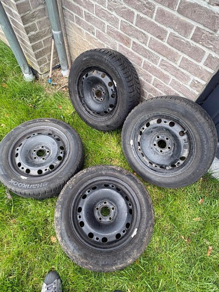 4 pneus tres bon etat 185/60 R15, Enlèvement, Pneu(s)