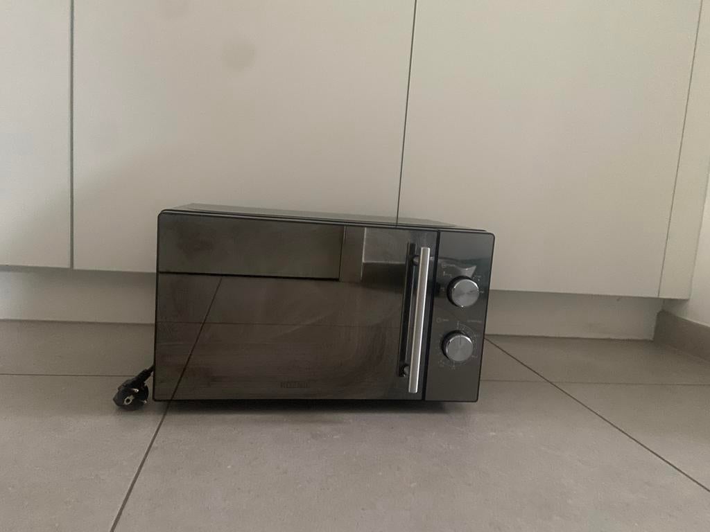 Koenic Microgoloven, Elektronische apparatuur, Microgolfovens, Ophalen, Zo goed als nieuw