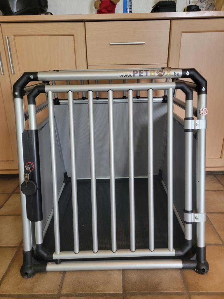 Aluminium hondenbench PetBox (M) – autobench stevig & veilig, Dieren en Toebehoren, Ophalen