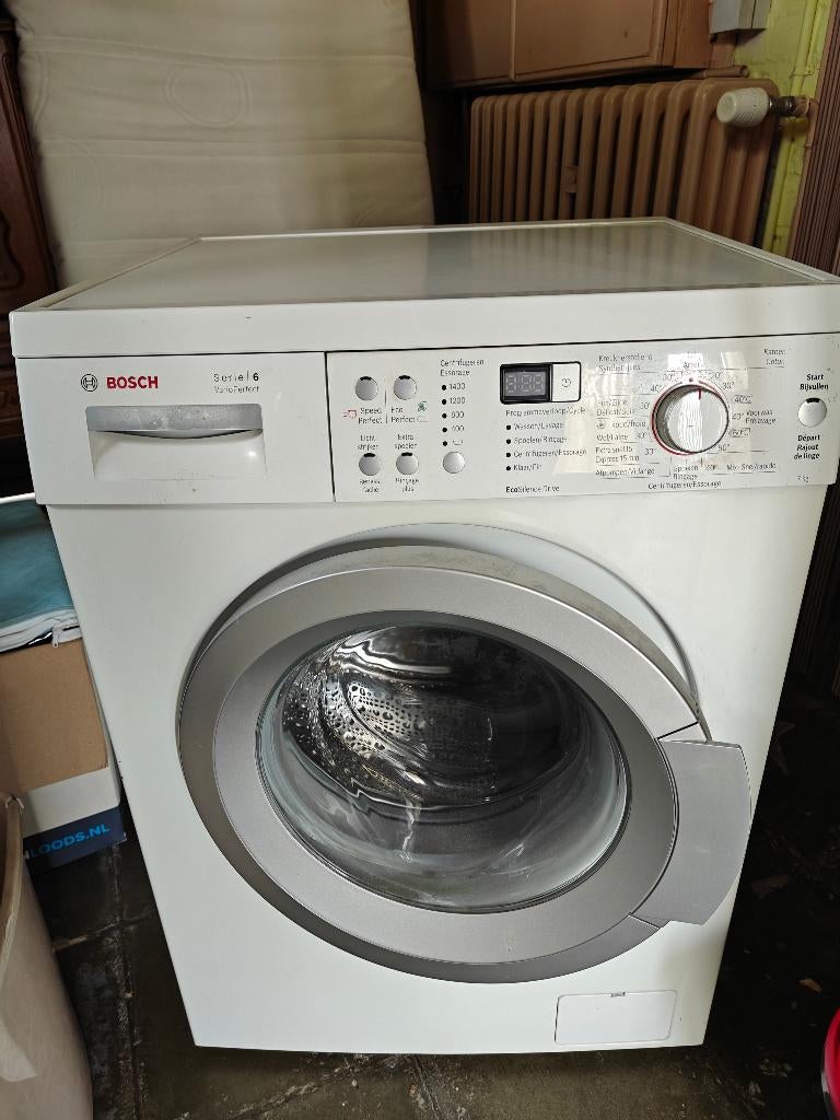 Machine à laver Bosch série 6 (7 kg — 1400t), Electroménager, 1200 à 1600 tours, 6 à 8 kg, Chargeur frontal, Enlèvement