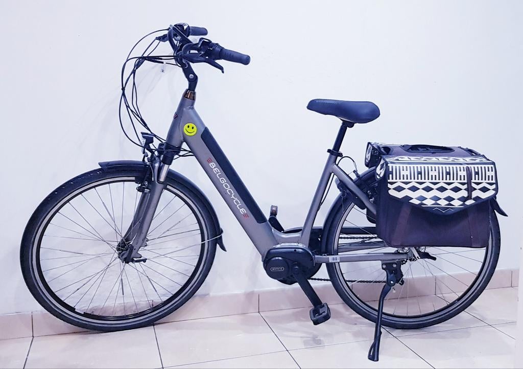 Vélo électrique à moteur central avec une très bonne batteri, Enlèvement