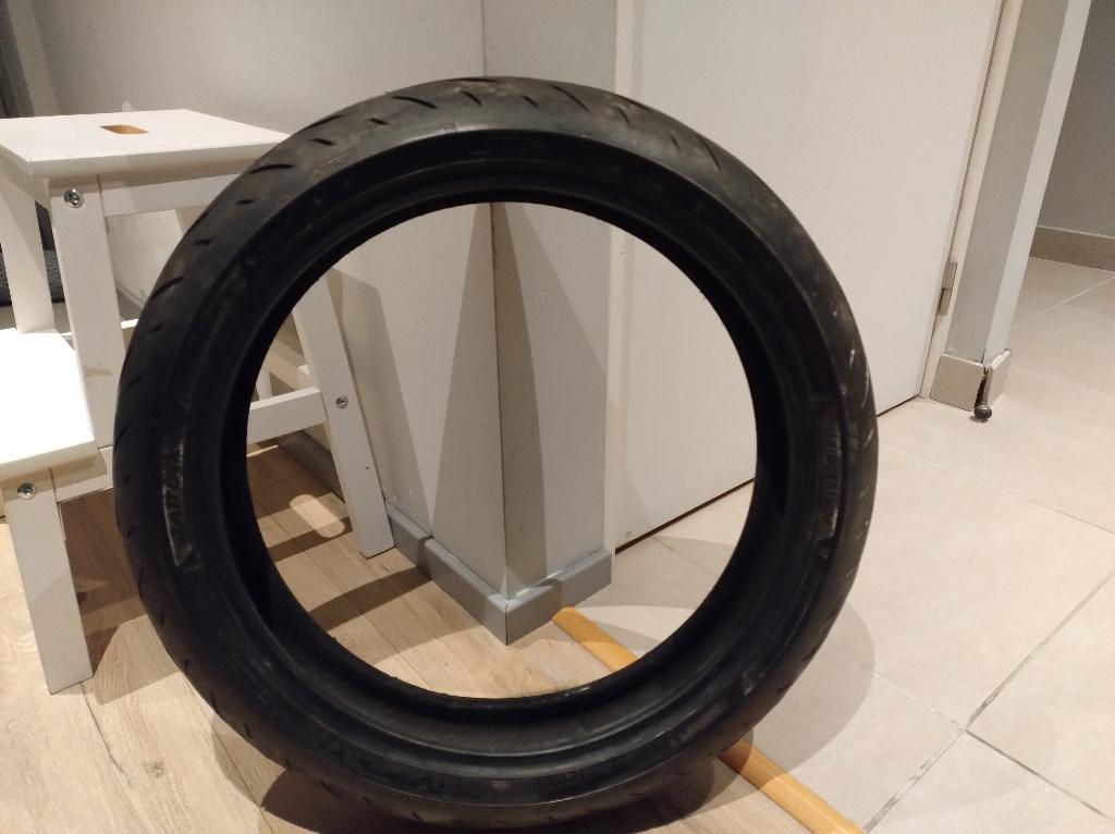 Bridgestone Battleaxe S23 120/70ZR17M/C Front, Motoren, Ophalen, Gebruikt