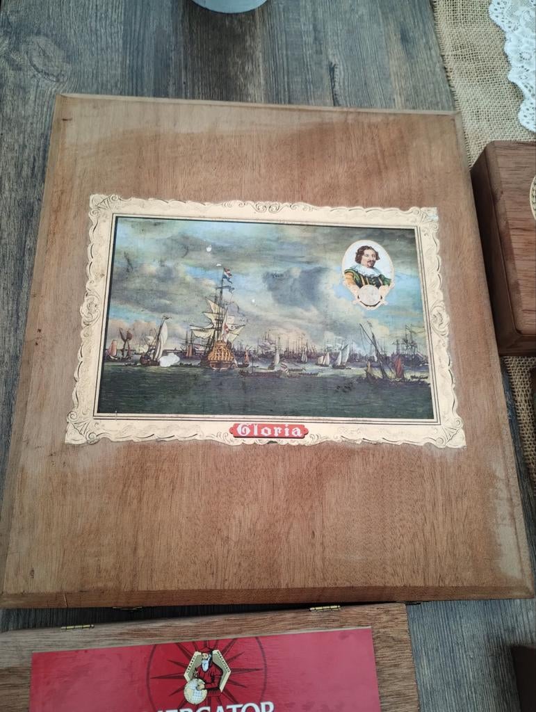 Aantal oude sigaren dozen zie foto's, Ophalen