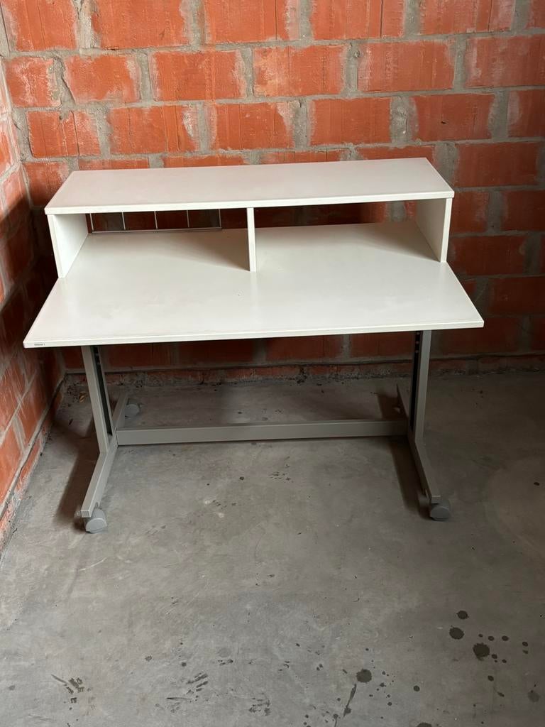 PC bureau, Huis en Inrichting, Ophalen, Gebruikt, In hoogte verstelbaar, Overige merken