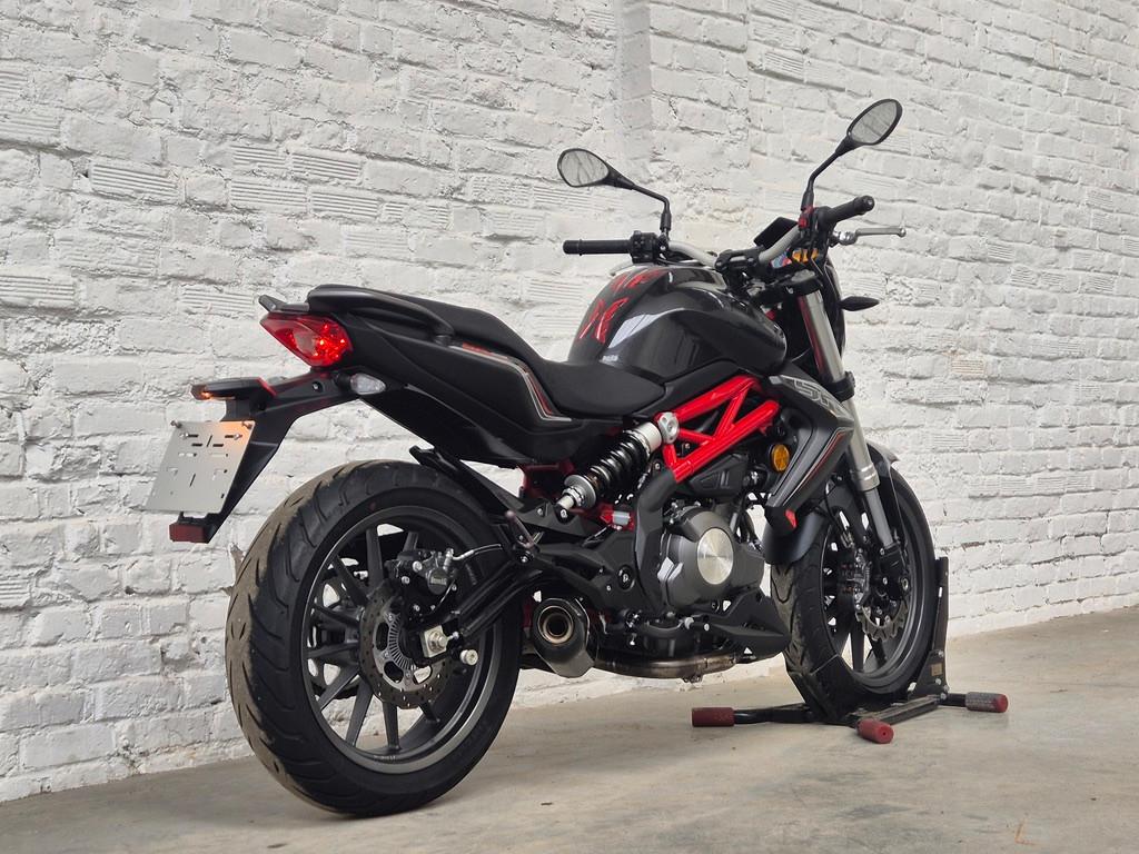 Benelli BN302  BN 302 ABS A2rijbewijs  @motomobilia, 2 cilinders, Bedrijf, Minimaal motorrijbewijs A2, Sportuitlaat