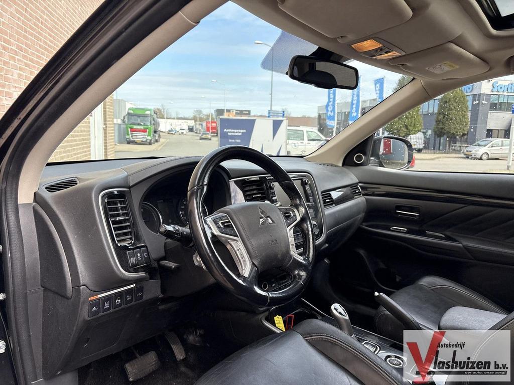 Mitsubishi Outlander 2.0 PHEV Instyle+ | Schuif/Kanteldak |, Auto's, Zwart, Elektrische ramen, Bedrijf, Hybride Elektrisch/Benzine