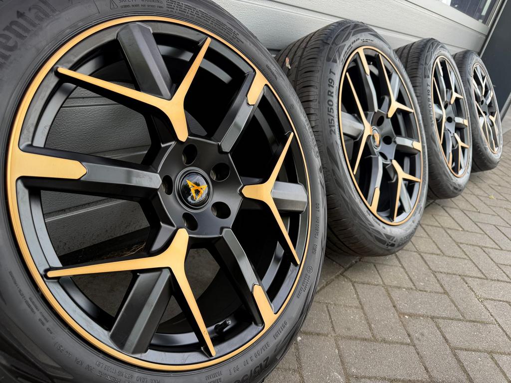 19” Cupra R Formentor Leon Ateca Tavascan Born velgen banden, Auto-onderdelen, Banden en Velgen, 19 inch, 215 mm, -, -