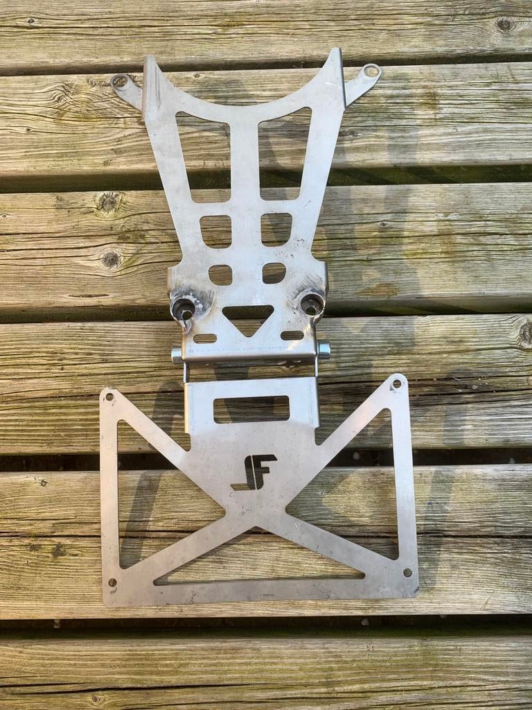 Custom kentekenhouder met klap mogelijkheden, Motoren, Ophalen