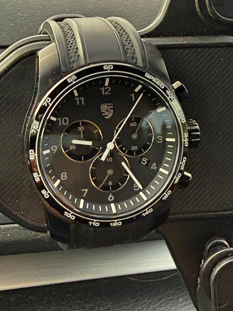 Tres belle montre porsche, Enlèvement ou Envoi, Comme neuf