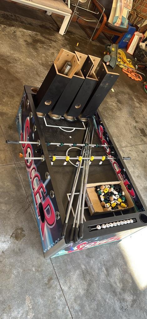 Voetbaltafel / sjotterkast compleet, Ophalen, Zo goed als nieuw