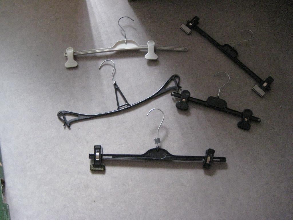 Kapstokken voor rokken - kleerhangers, Ophalen, Gebruikt, Kunststof, Kinderen en Volwassenen