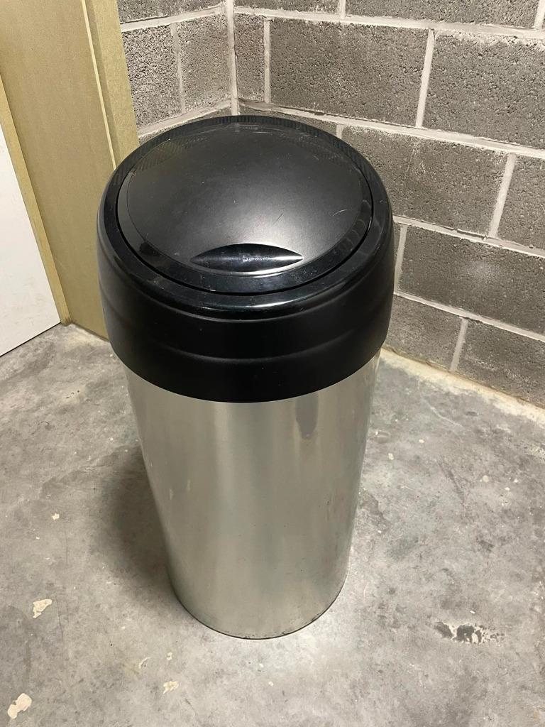 Poubelle de cuisine Meliconi couvercle à pression, 40 litres ou plus, Enlèvement, Utilisé