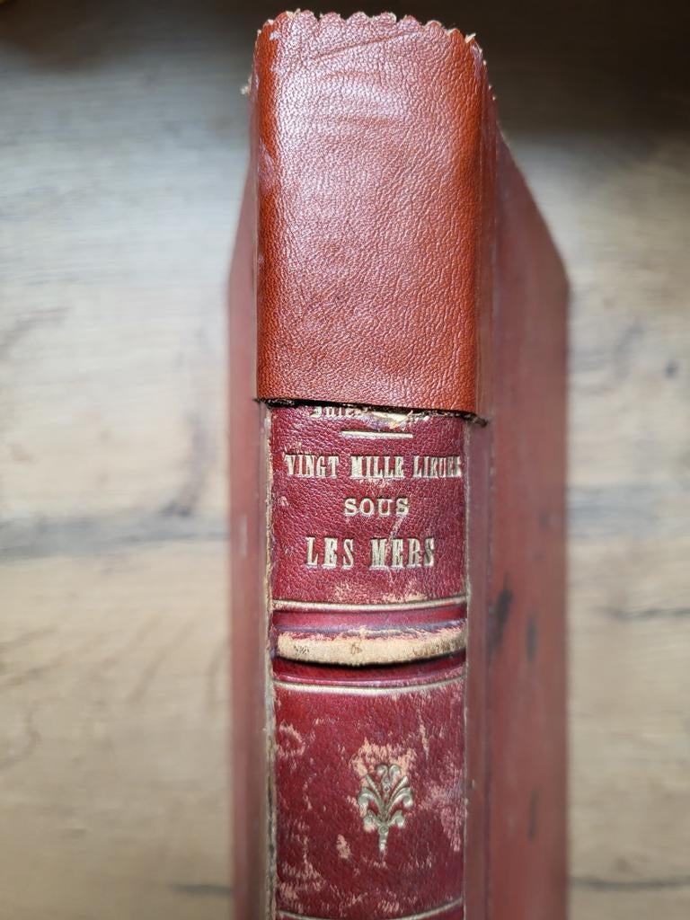 Jules Verne - Vingt mille lieues sous les mers, Ophalen of Verzenden