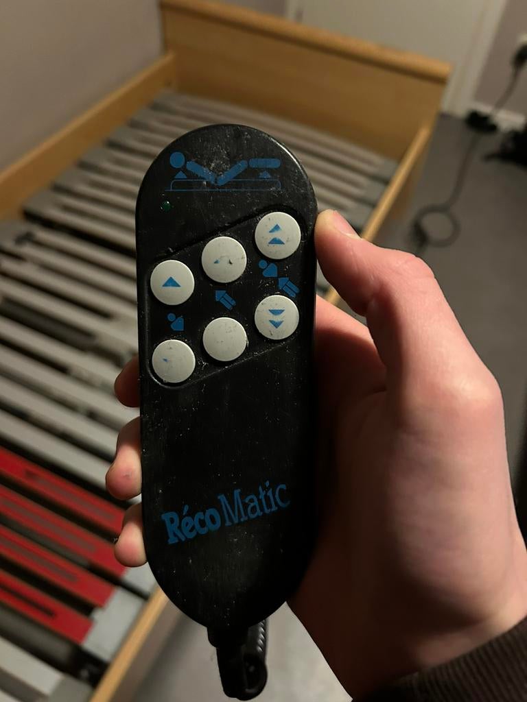 Elektronische 1 persoons bed, Huis en Inrichting, Slaapkamer | Bedden, Ophalen, Gebruikt, Eenpersoons, Hout