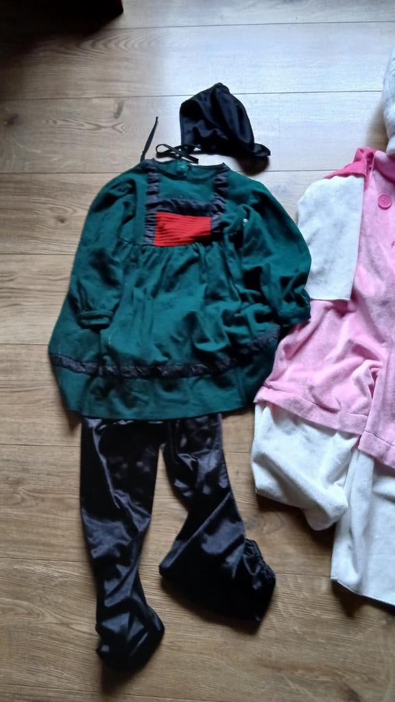 Déguisement: Bécassine, hello kitty, pour 4ans 5ans, Enlèvement, Utilisé, Fille, Autres types