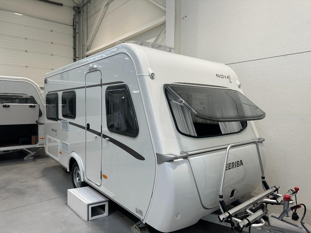 Eriba Hymer Nova Light 425 - Nieuw - Hymer & Eriba Dealer, Caravans en Kamperen, Caravans, Bedrijf, tot en met 4, 750 - 1000 kg