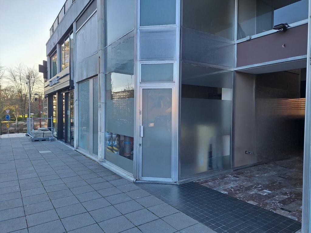 Local à vendre à JETTE, 40 m², Achat, Espace commercial