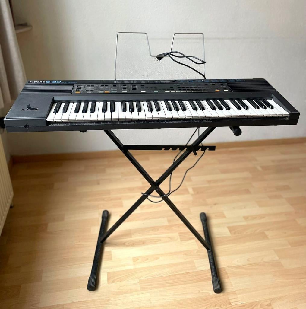 Roland E20 synthétiser kompleet met poot, Muziek en Instrumenten, Ophalen, Roland