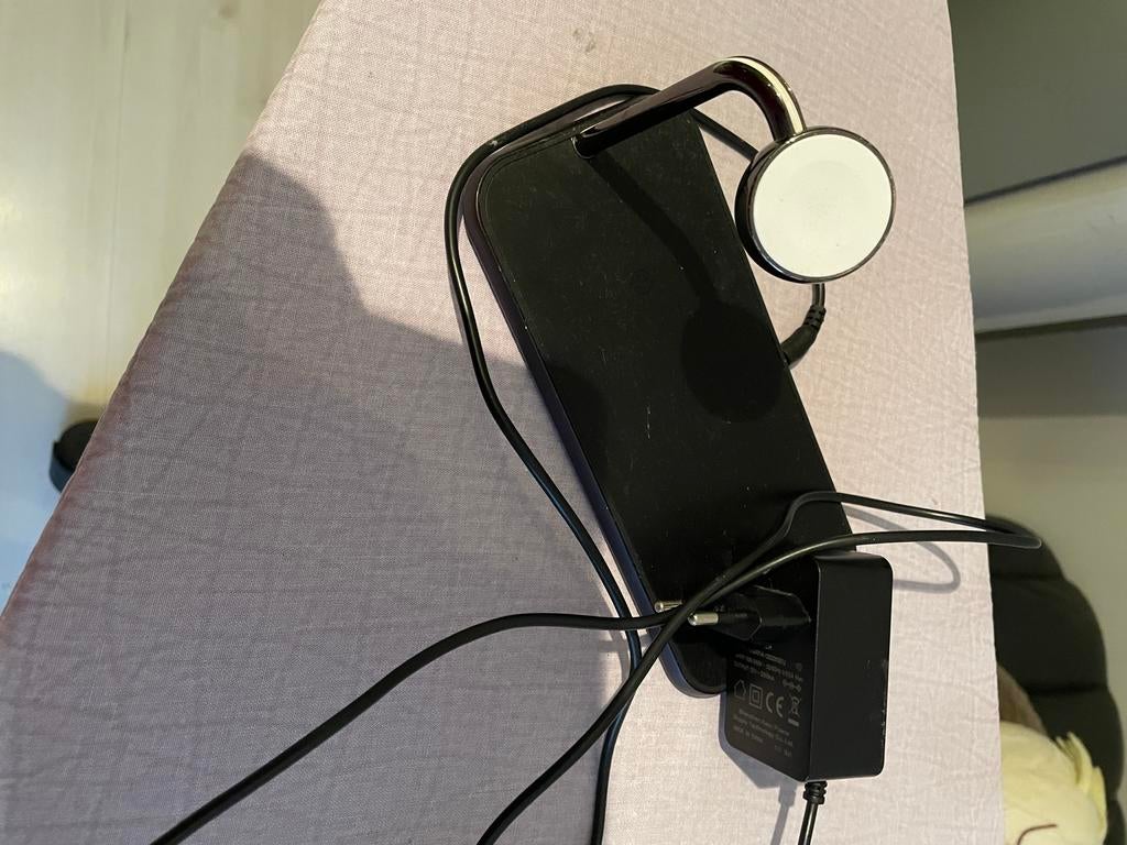 CHARGEURS POUR APPLE WATCH ET MOBILE, Télécoms, Téléphonie mobile | Chargeurs pour téléphone, Enlèvement, Comme neuf