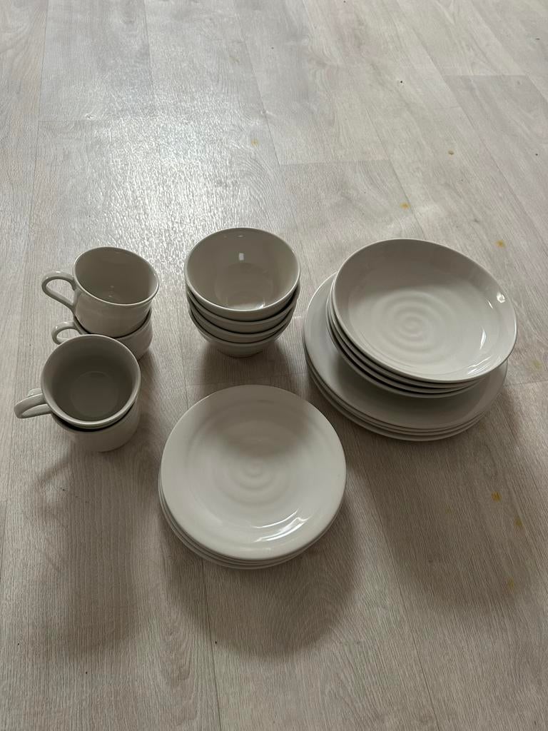 Sanskadda borden, Huis en Inrichting, Keuken | Servies, Ophalen, Zo goed als nieuw, Bord(en)