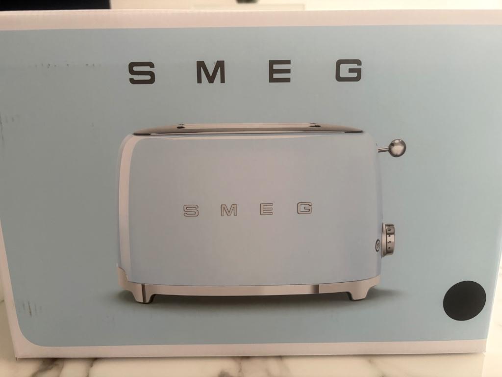 SMEG GRILLE PAIN NEUF, Electroménager, Enlèvement, Neuf, Ramasse-miettes amovible