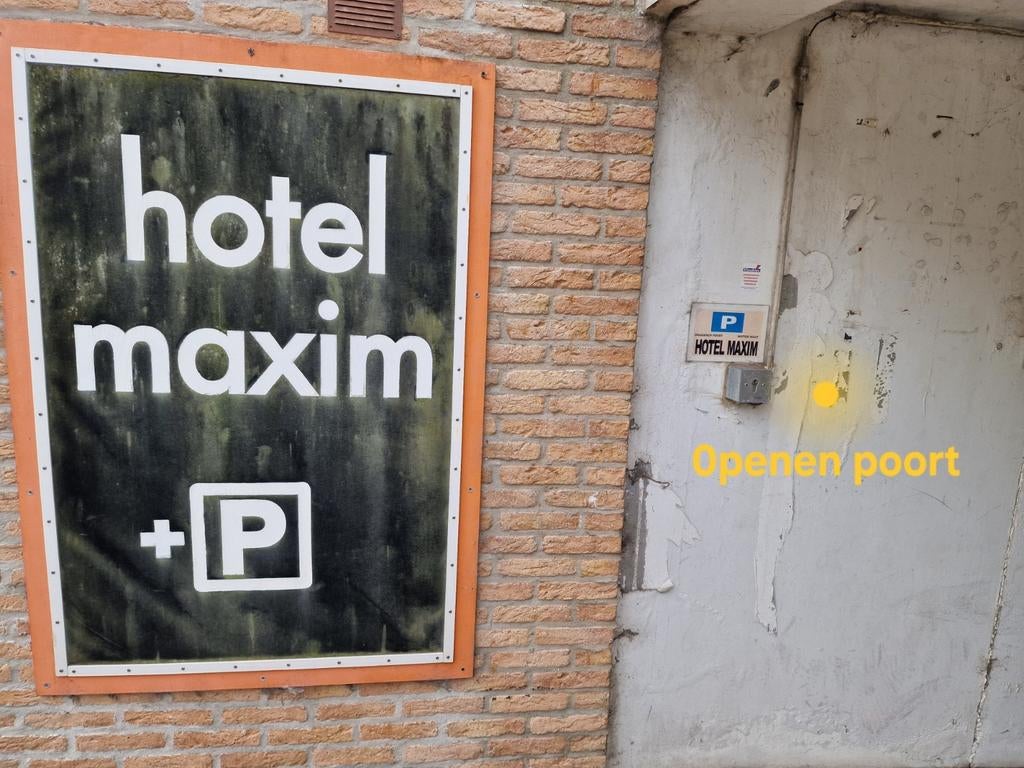 GARAGE P Maxim Meeuwenlaan De Panne.Gar. 31/33, Immo, Garages en Parkeerplaatsen