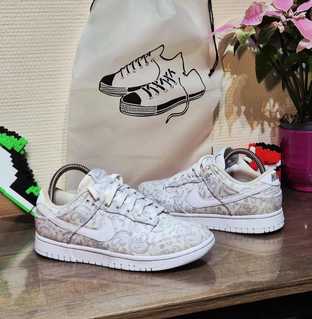 Nike Dunk Low White Paisley sneakers, maat _38,5, Kleding | Dames, Schoenen, Overige kleuren, Nike, Ophalen of Verzenden, Zo goed als nieuw