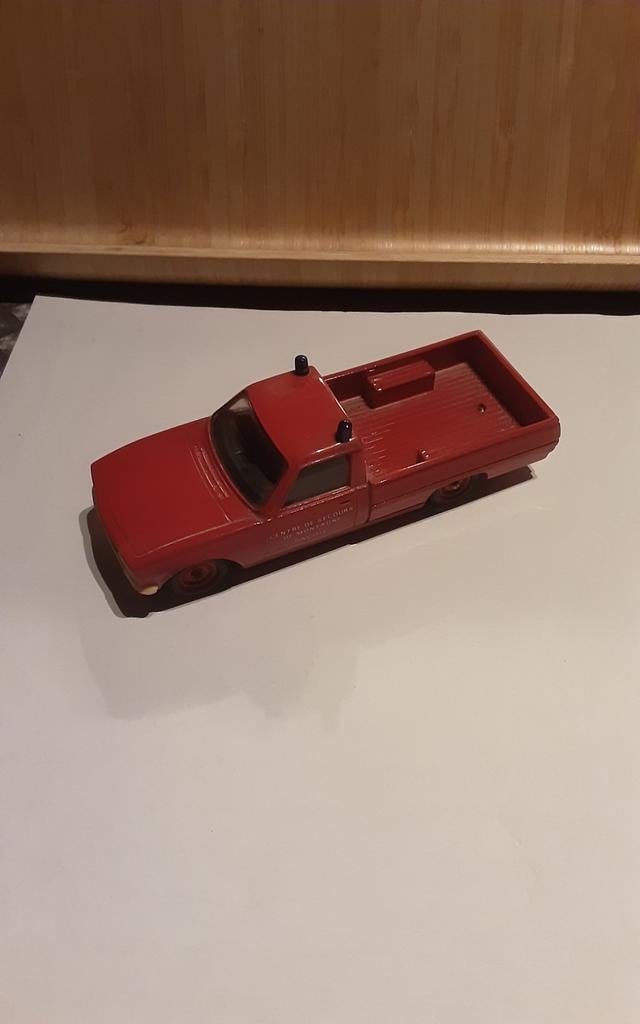 PEUGEOT 504 miniatuur, Enlèvement ou Envoi, Comme neuf, Solido