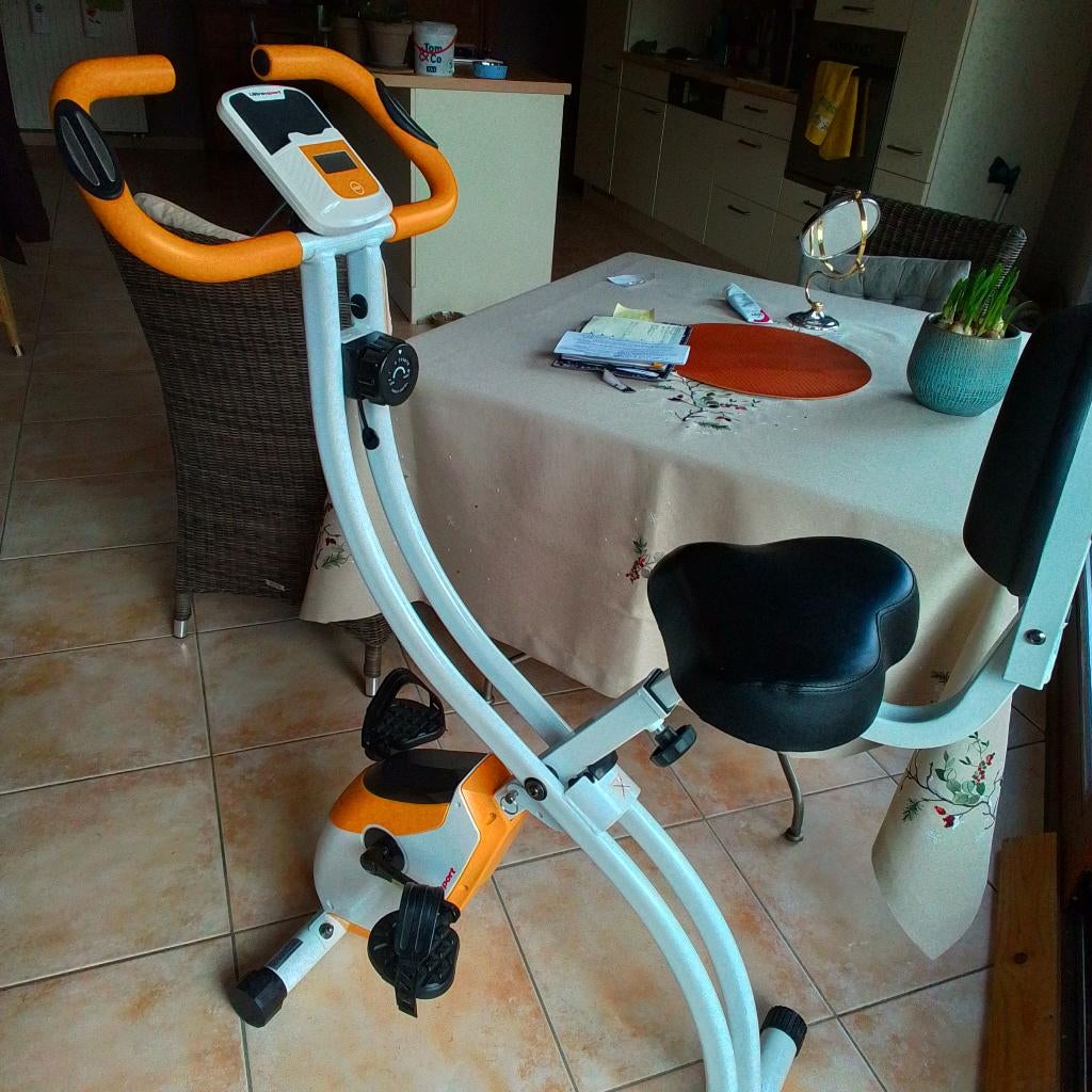 VELO APPARTEMENT, Sports & Fitness, Appareils de fitness, Jambes, Comme neuf, Enlèvement, Vélo d'appartement