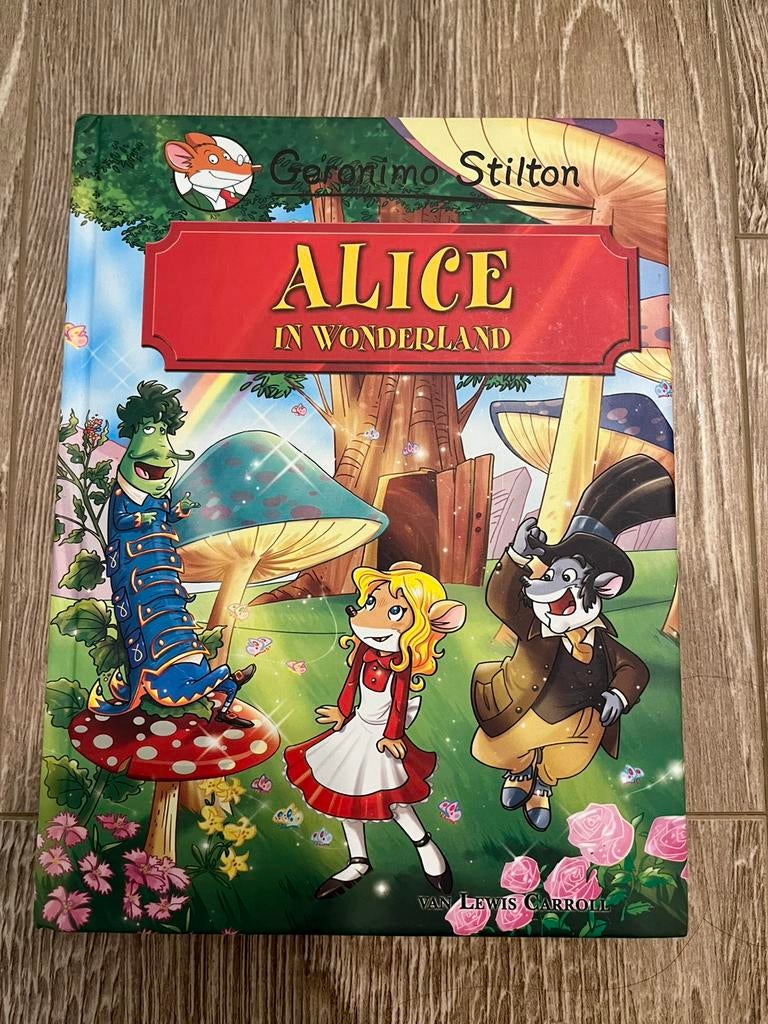 Geronimo Stilton boek: Alice in wonderland, Ophalen of Verzenden, Zo goed als nieuw, Fictie