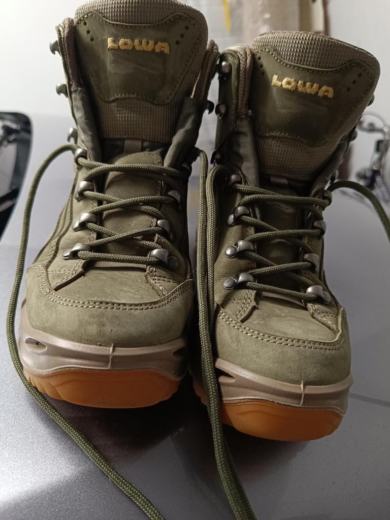 LOWA wandelschoenen NIEUW, Ophalen, Zo goed als nieuw
