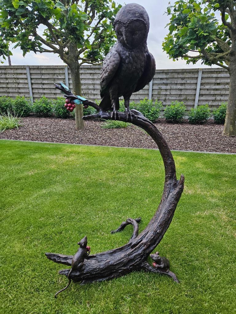 BRONZEN UIL EN 2 MUISJES IN BOOMSTAM PRACHTIGE BRONS KOOPJE!, Tuin en Terras, Tuinbeelden, Ophalen of Verzenden, Nieuw, Overige materialen