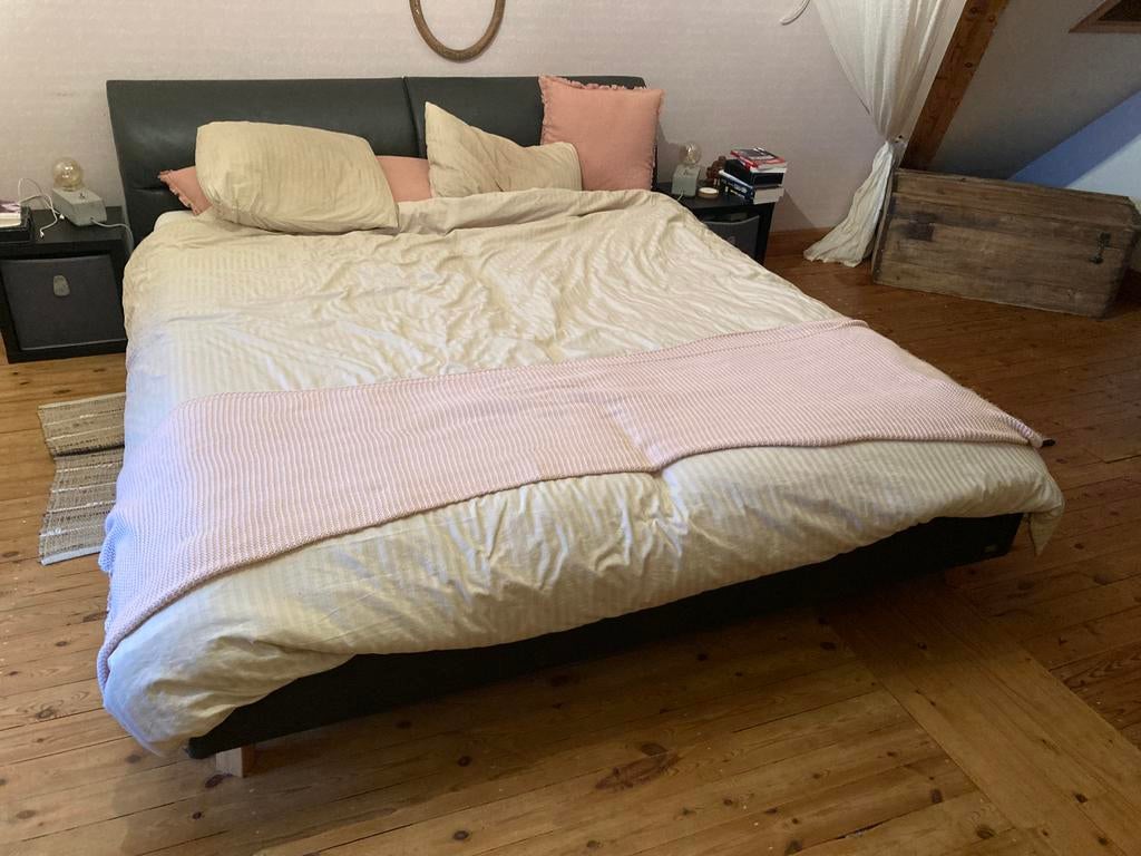 Lit king size complet electrique Ruf Betten cuir anthracite, Système duo, Comme neuf, Enlèvement, 180 cm