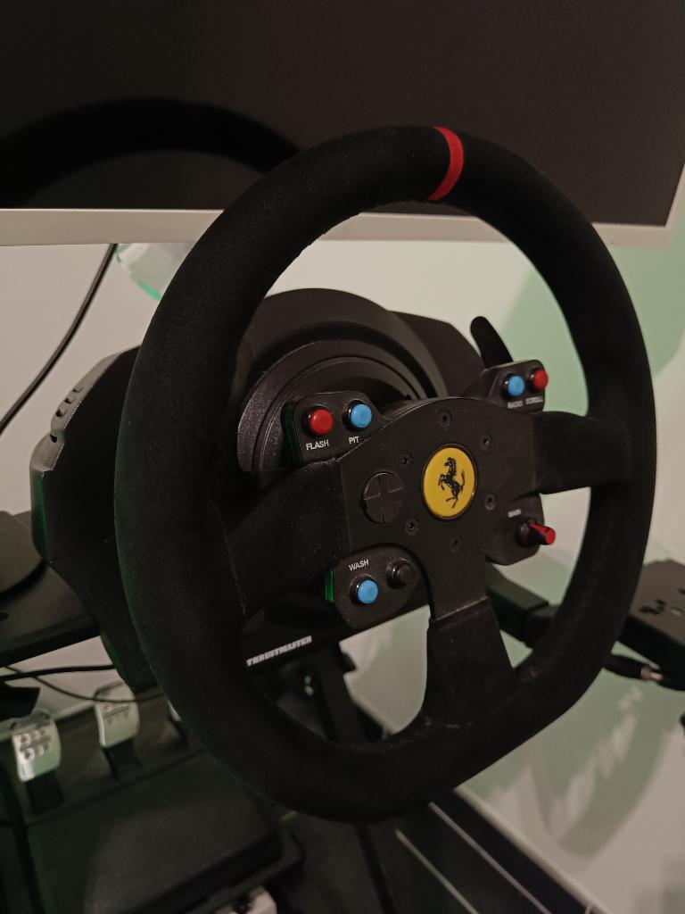 Thrustmaster T300RS Ferrari Edition, Enlèvement, Comme neuf, Thrustmaster