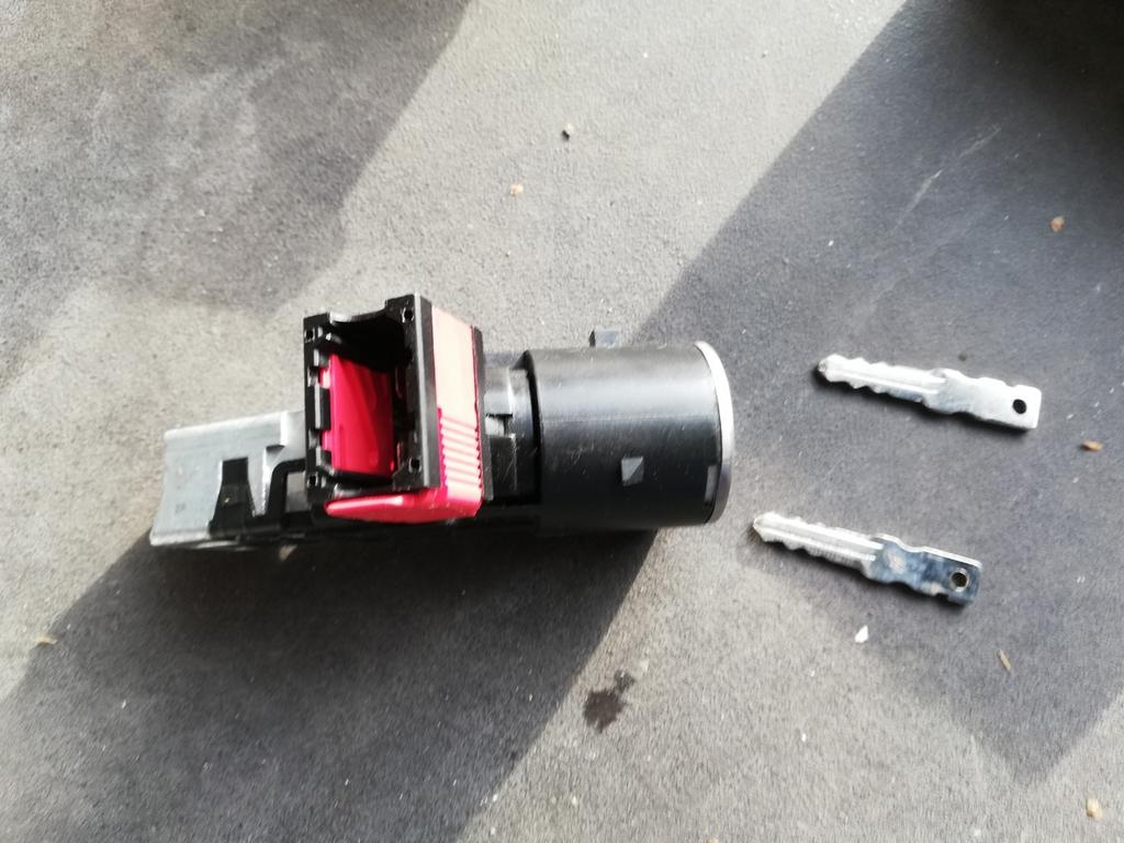 Clés et contacteur Renault. Dacia style docker, Autos : Pièces & Accessoires, Enlèvement ou Envoi