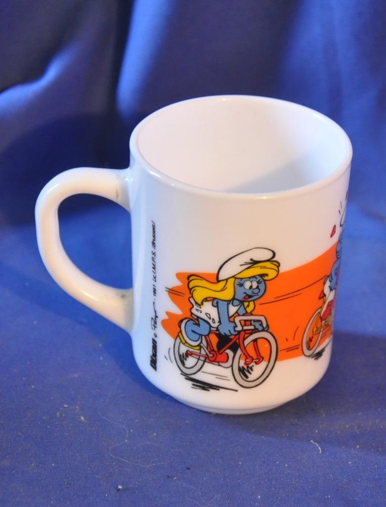 mug publicitaire schtroumpf sportif dixan 1991, Collections, Enlèvement ou Envoi, Comme neuf, Différents Schtroumpfs, Bande dessinée