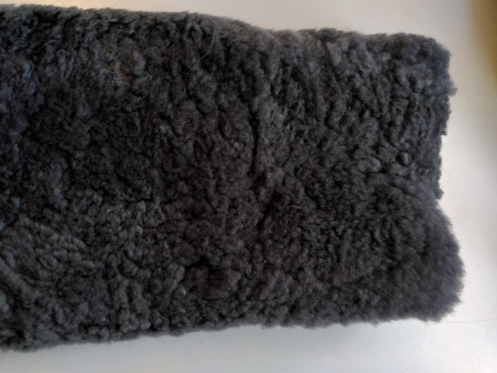 Fourreau de sangle en mouton véritable, Animaux & Accessoires, Enlèvement ou Envoi, Comme neuf