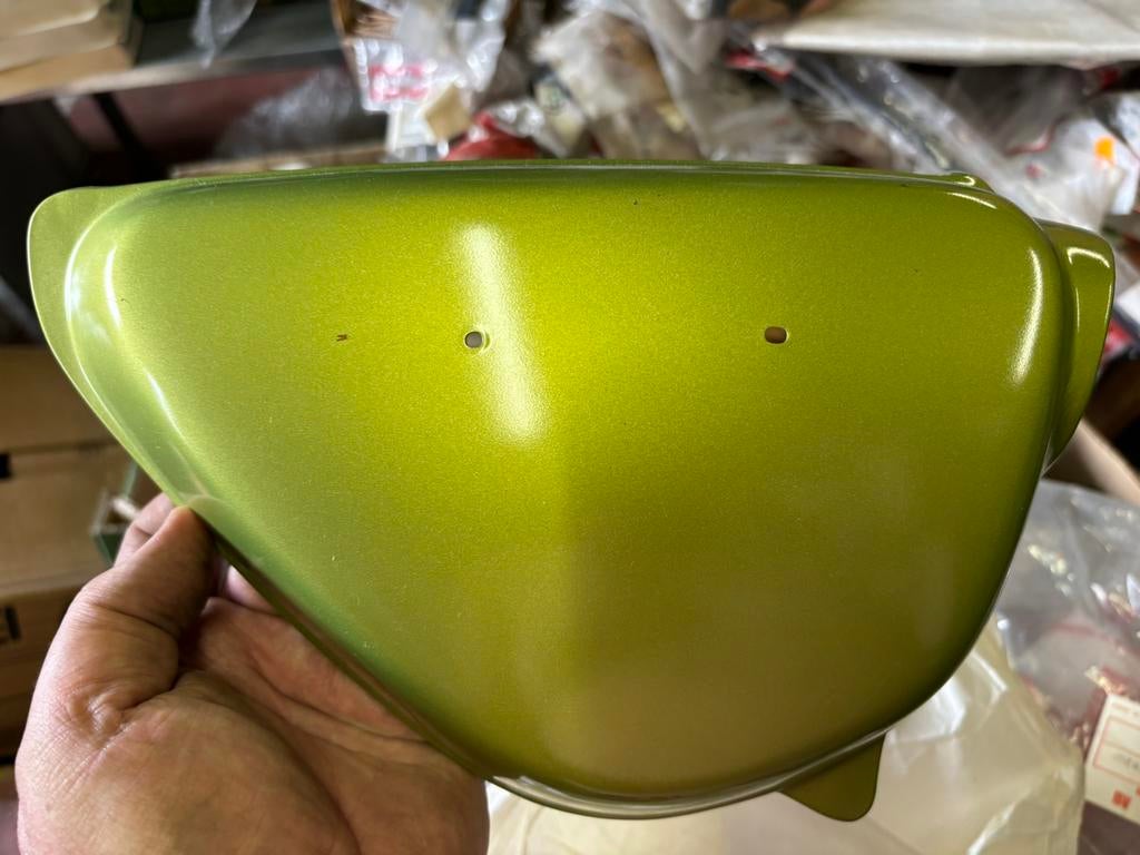 Cache latéral droit pour Honda CB125S, CB100, Motos, Enlèvement ou Envoi, Neuf
