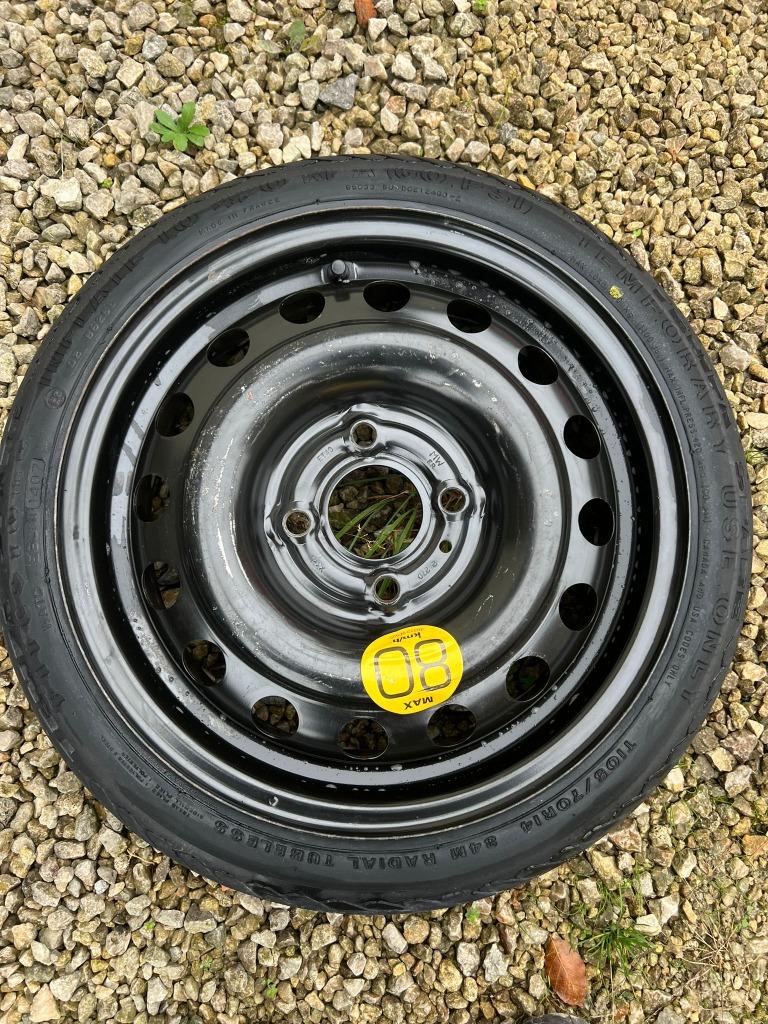 roue de secours a 4 trous, Autos : Pièces & Accessoires, Neuf, 14 pouces, Pneus et Jantes, 4 Saisons