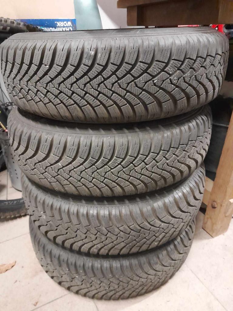 4 Pneus hiver sur jante 13 pouces quasi neuf, Auto-onderdelen, Banden en Velgen, Band(en), Winterbanden, 13 inch, 165 mm, Overig