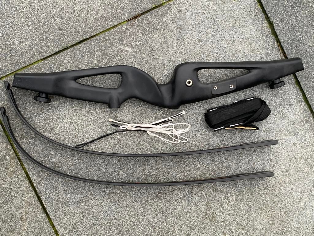 Handboog Initech 2, Ophalen, Zo goed als nieuw