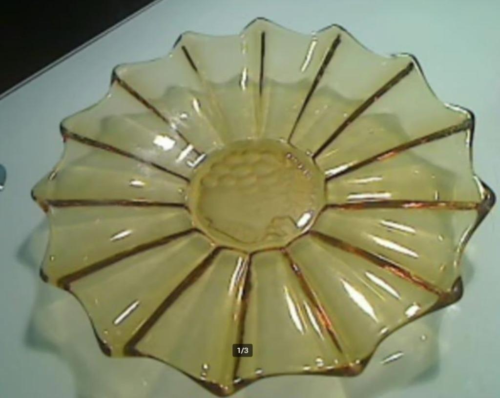 Très ancien fruitier en verre ambré ., Enlèvement ou Envoi