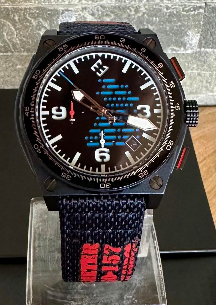 ALPHA SIERRA WHISKY SPORTS VAUT459€! 💯%NOUVEAU !, Bijoux, Sacs & Beauté, Montres de sport, Jaune, Enlèvement ou Envoi