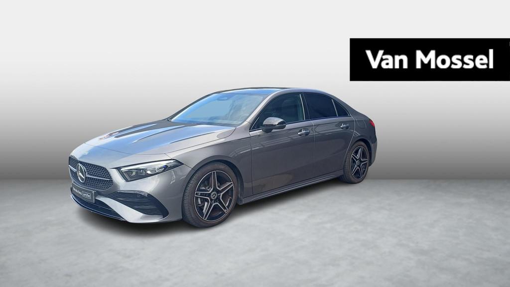 Mercedes-Benz A-Klasse 180 Star Edition Limousine + PANORAMI, Autos, Mercedes-Benz, 100 kW, Achat, 4 portes, Entretenue par le concessionnaire