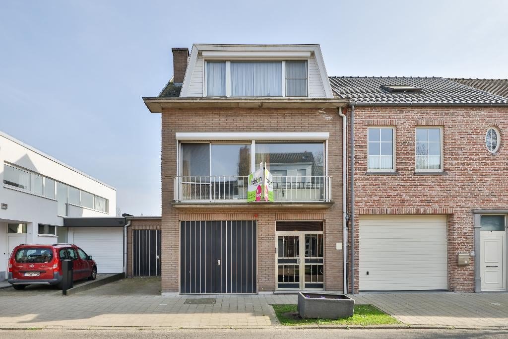 Half-open bel-étage met groot magazijn, garage en tuin, Immo, Huizen en Appartementen te koop, Provincie Antwerpen, 200 tot 500 m²