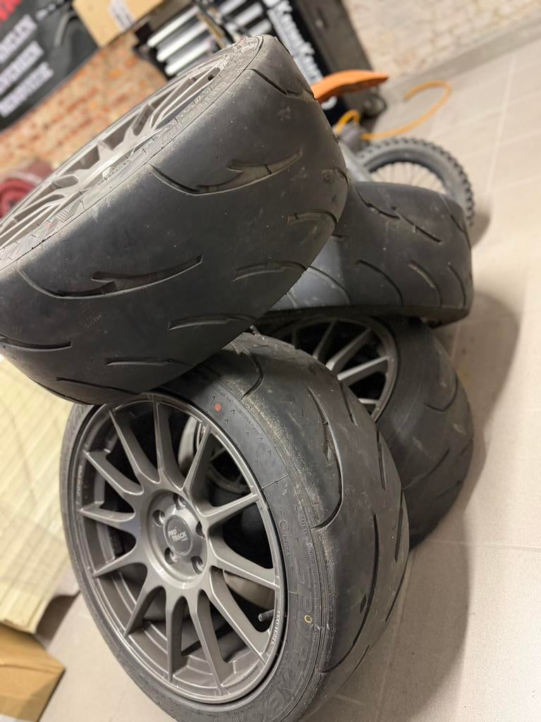 Protrack one 18”, Auto-onderdelen, Ophalen, 18 inch, Band(en)