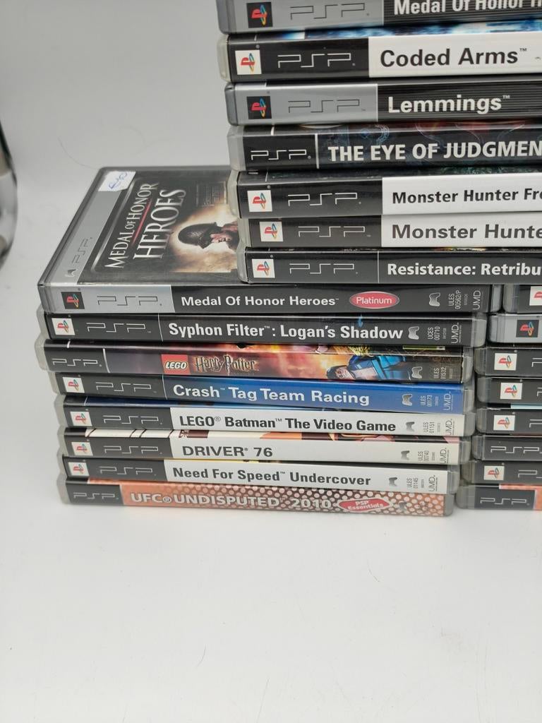 Lot 24 PSP games, Consoles de jeu & Jeux vidéo, Jeux | Sony PlayStation Portable, Enlèvement ou Envoi, Utilisé, Autres genres