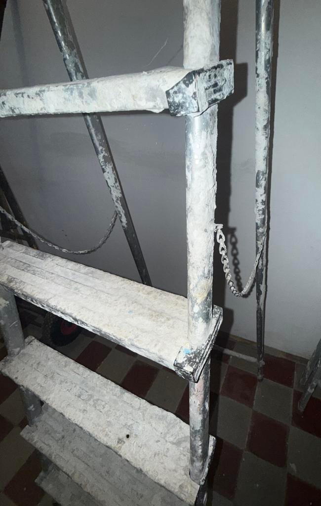 Escabeau - Echelle 6 marches, Bricolage & Construction, Pliable ou rétractable/escamotable, Moins de 2 mètres, Échelle, Enlèvement