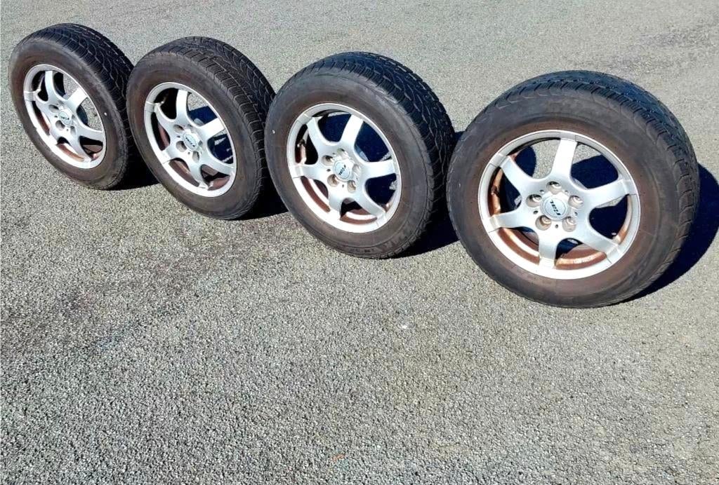 Pneus hiver 195/65-15 sur jantes alu pour VW, Seat et Skoda, Autos : Pièces & Accessoires, Pneus & Jantes, Pneus et Jantes, Pneus hiver